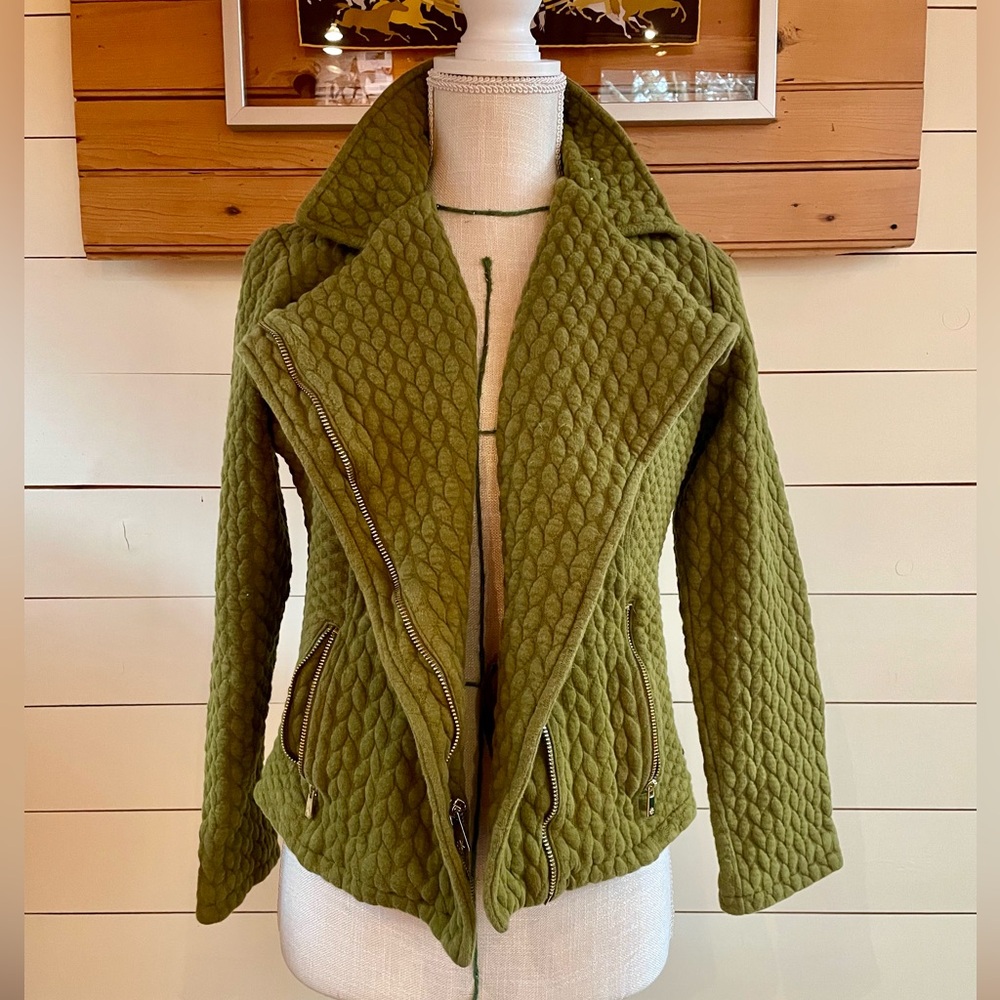 Isaac Mizrahi Live! Green Quilted Blazer with Wide Collar
